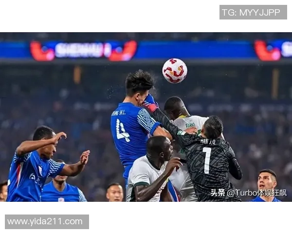 上海足球队比赛经验引发热议球迷观点各异引发讨论